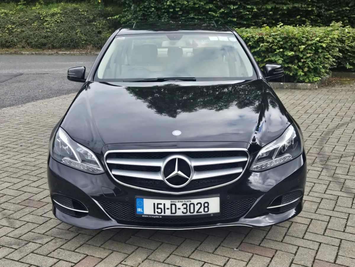 Mercedes-Benz E-Class E200AVANTGARDE AUTO 4DR SALO - Image 2