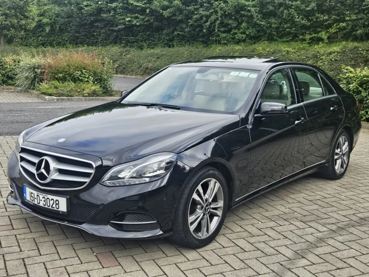 Mercedes-Benz E-Class E200AVANTGARDE AUTO 4DR SALO - Image 3