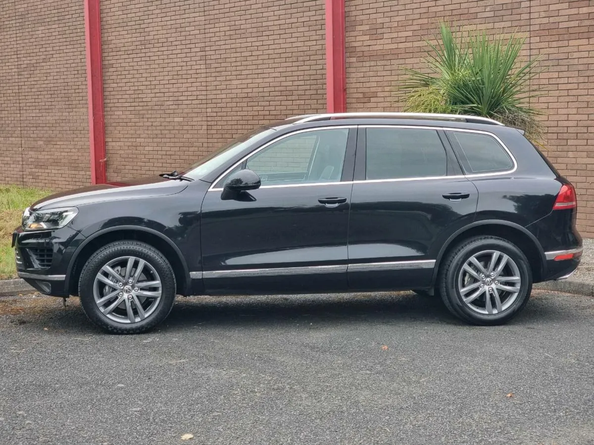 2015 VW Touareg 3.0 TDI V6 Crew Cab - Image 3