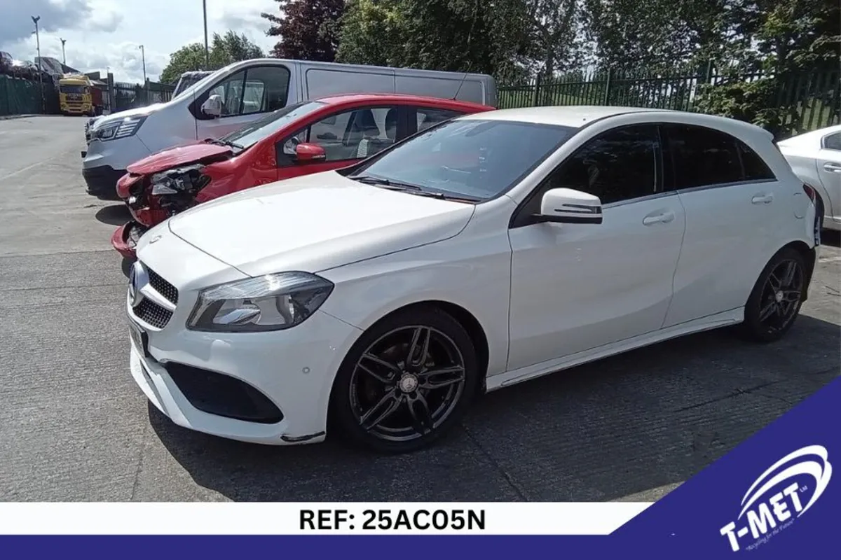 2016 MERCEDES A-CLASS BREAKING FOR PARTS - Image 1