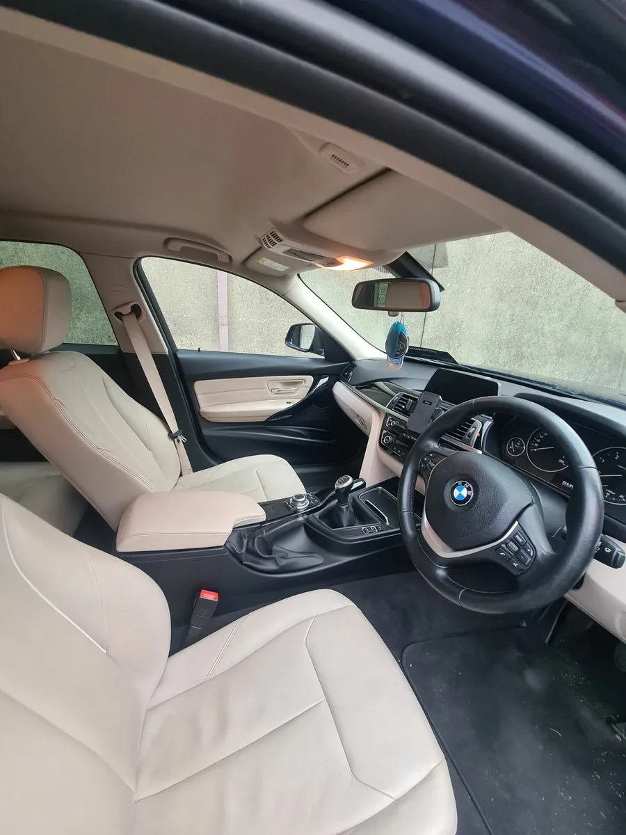BMW 3-Series 2016 (Shadow Line) - Image 4