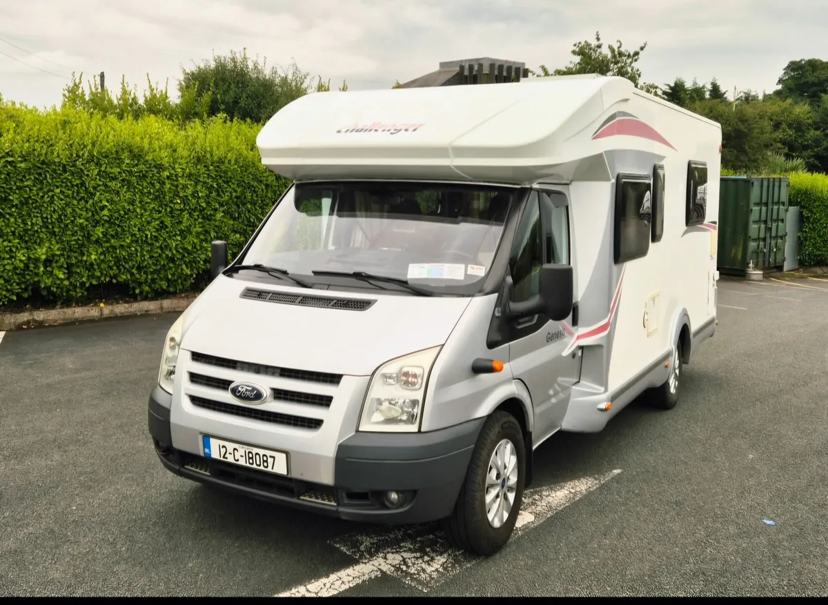 Motorhome with Spacious Bedroom - Image 1