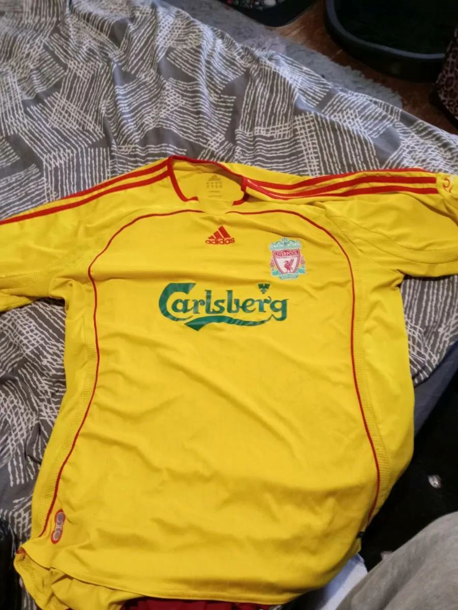 Loads of jerseys - Image 1