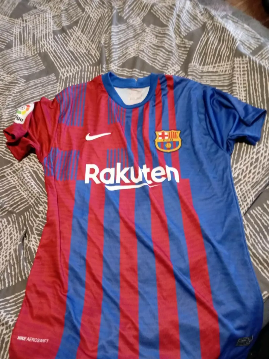 Loads of jerseys - Image 2