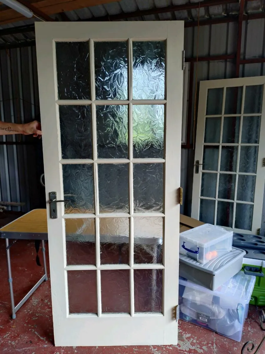 Wooden doors delivery