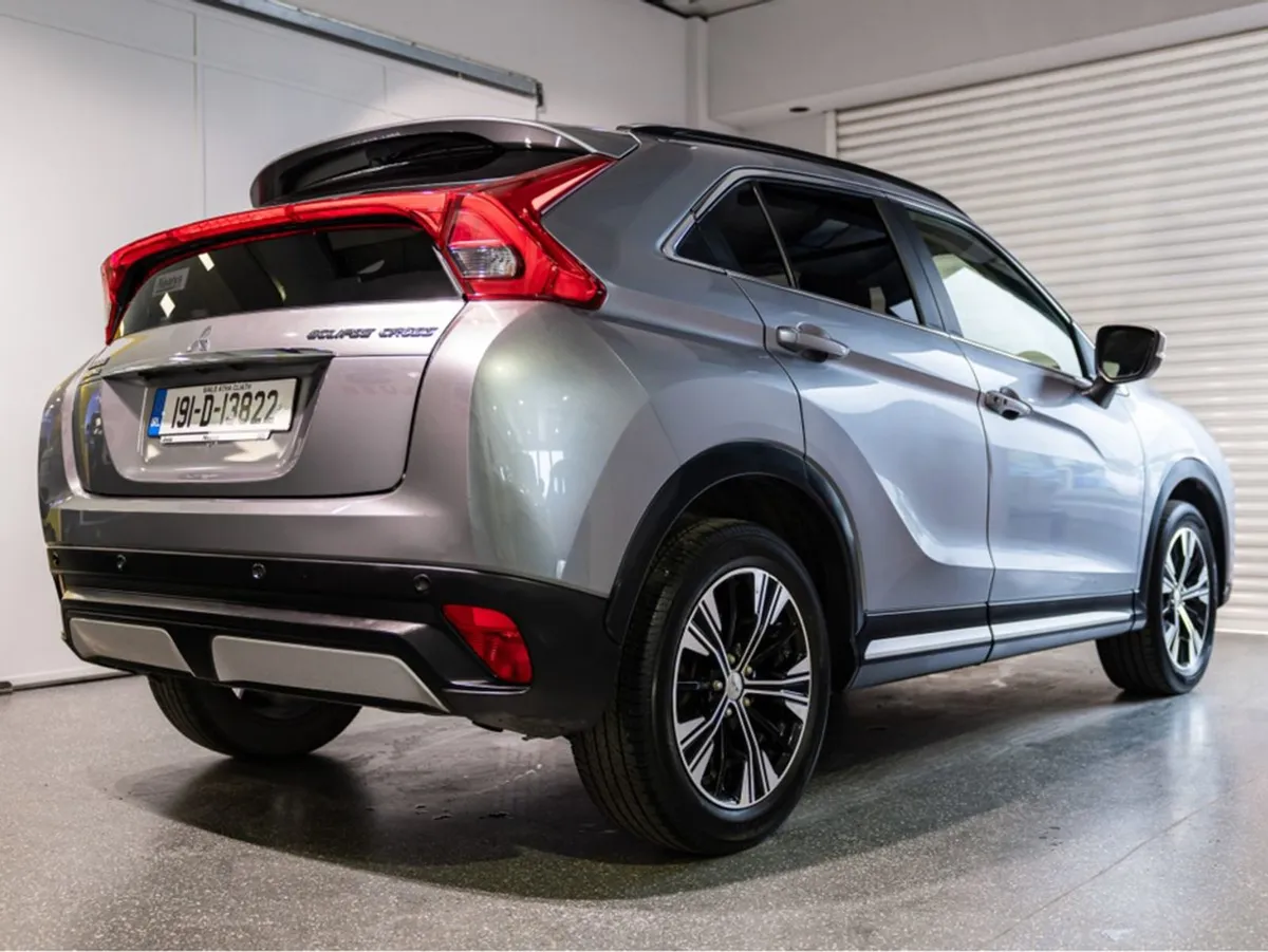 Mitsubishi ECLIPSE CROSS Ecli Intense 6MT 4DR - Image 4