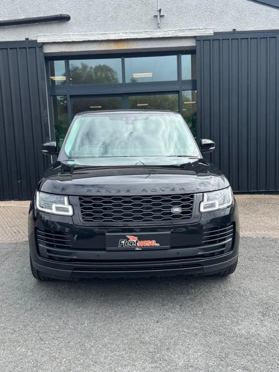 Land Rover Range Rover 4.4 SD V8 Vogue SE SUV 5dr - Image 2