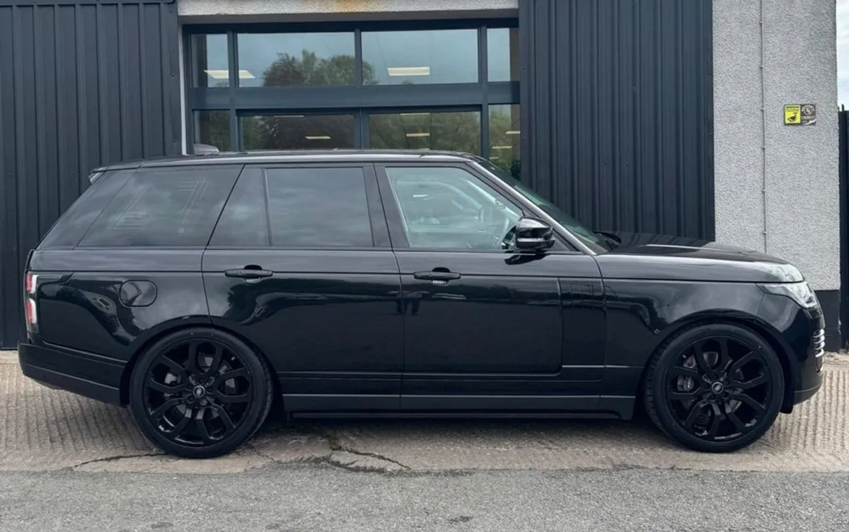Land Rover Range Rover 4.4 SD V8 Vogue SE SUV 5dr - Image 4
