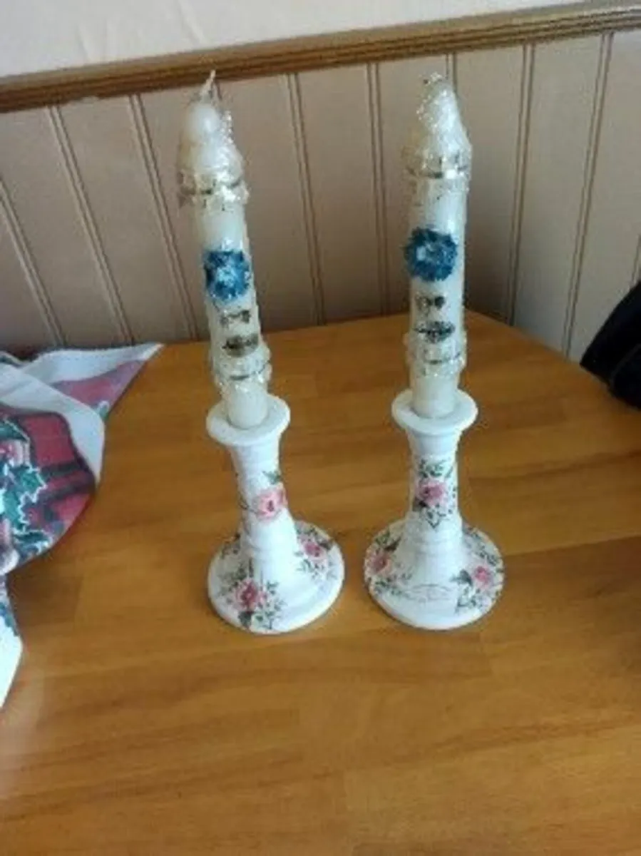 Gorski designed porcelain Candlesticks - Image 3