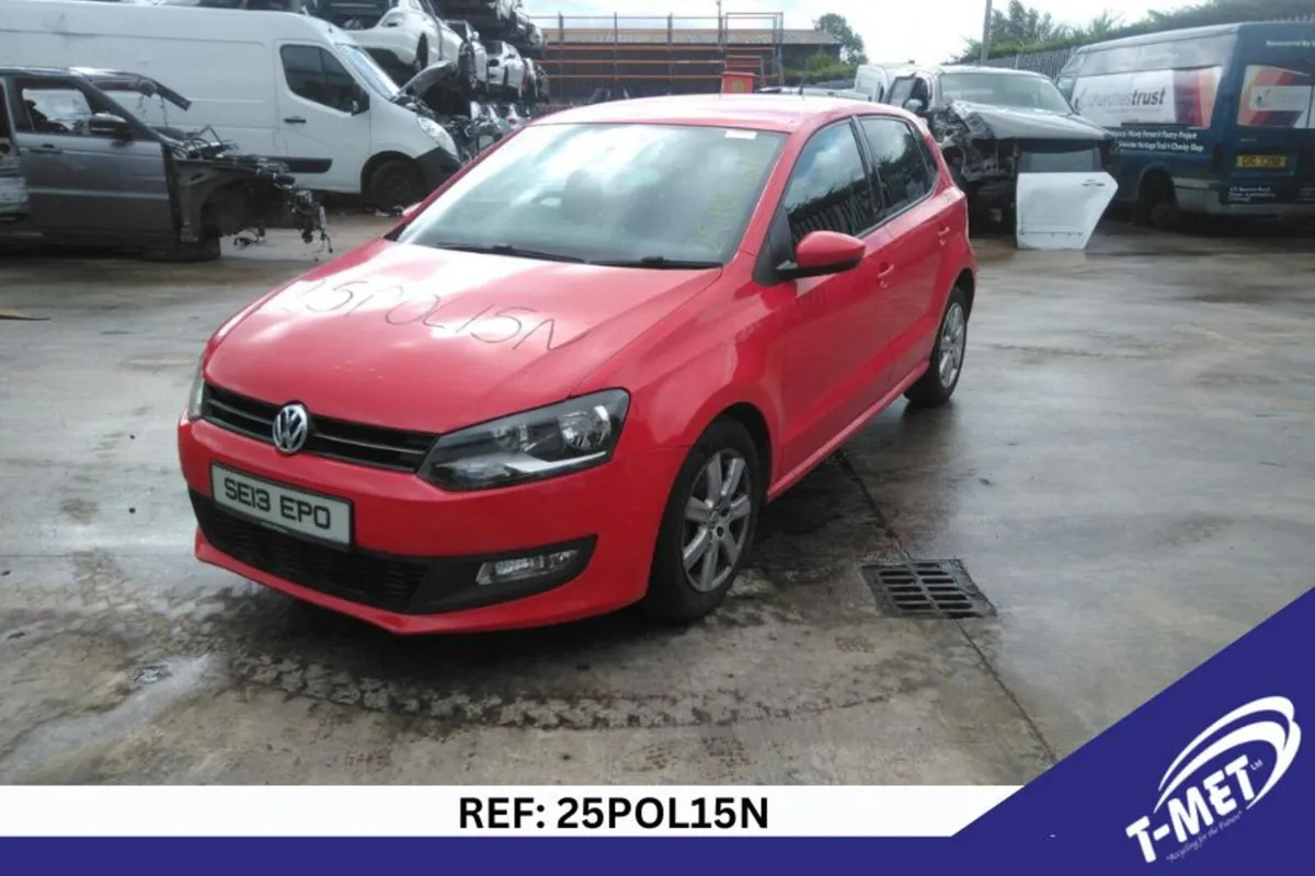 2013 VOLKSWAGEN POLO BREAKING FOR PARTS - Image 2