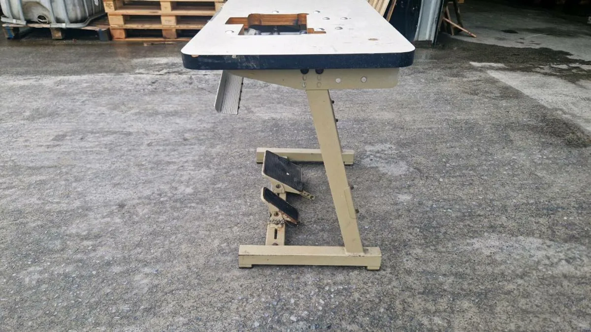 Sewing machine table - Image 3