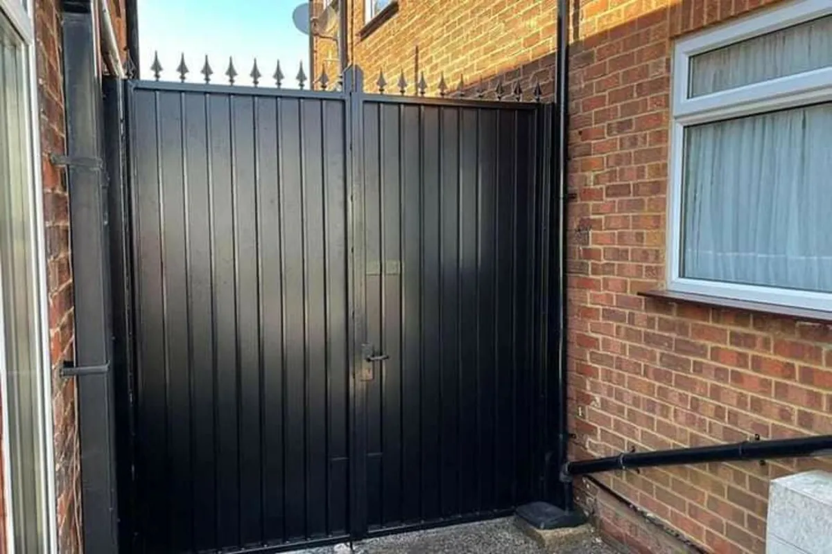 Gates - Image 3