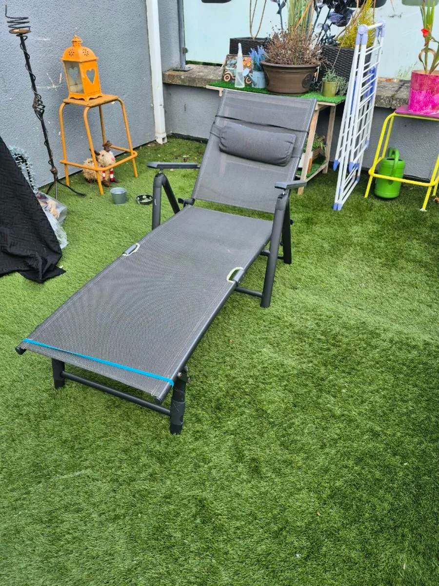 Sun lounger - Image 1