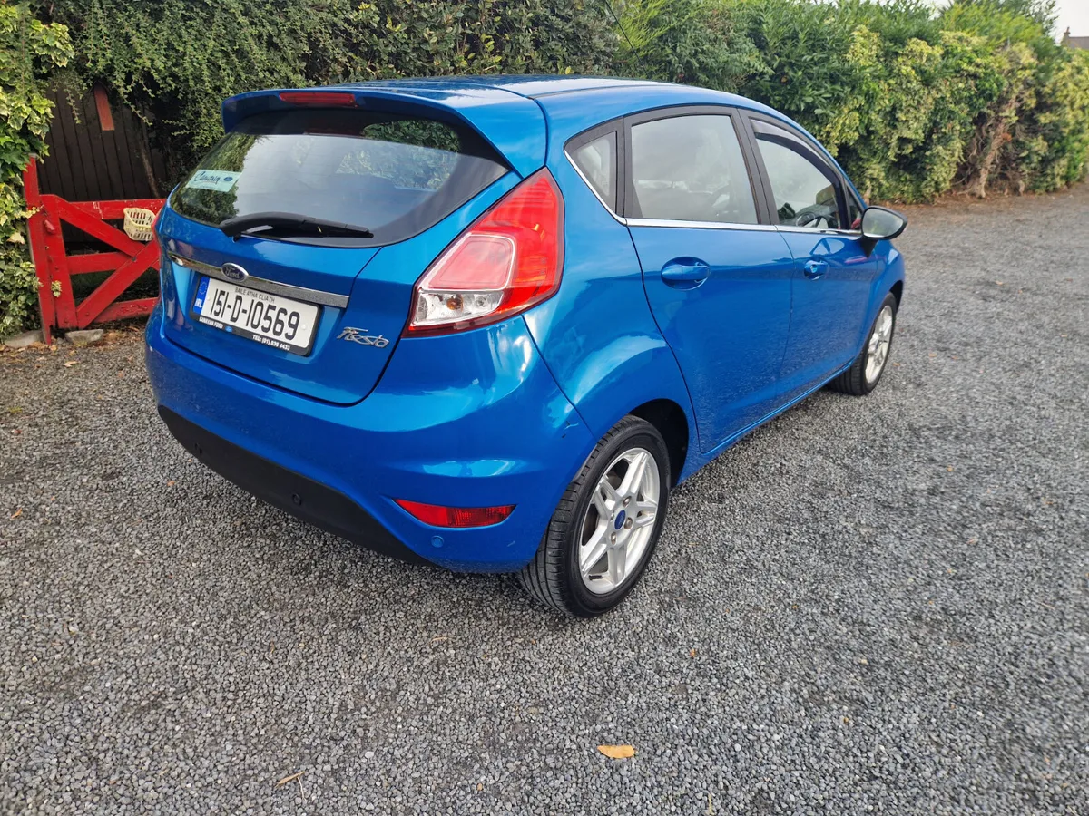 Ford Fiesta TITANIUM 2015 - Image 4