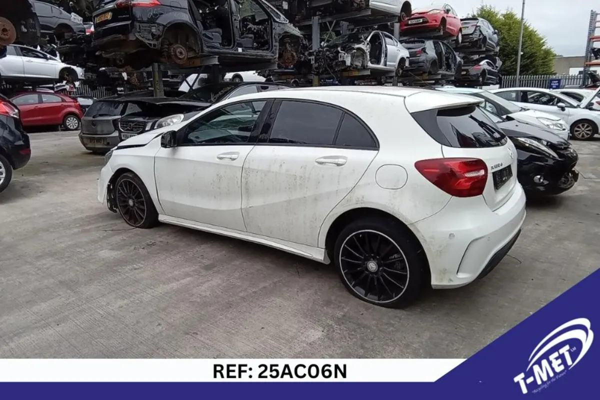 2015 MERCEDES A-CLASS BREAKING FOR PARTS - Image 1
