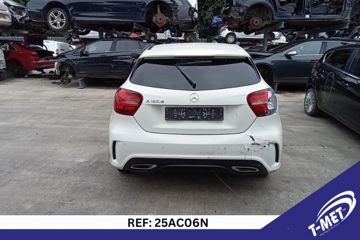 2015 MERCEDES A-CLASS BREAKING FOR PARTS - Image 2