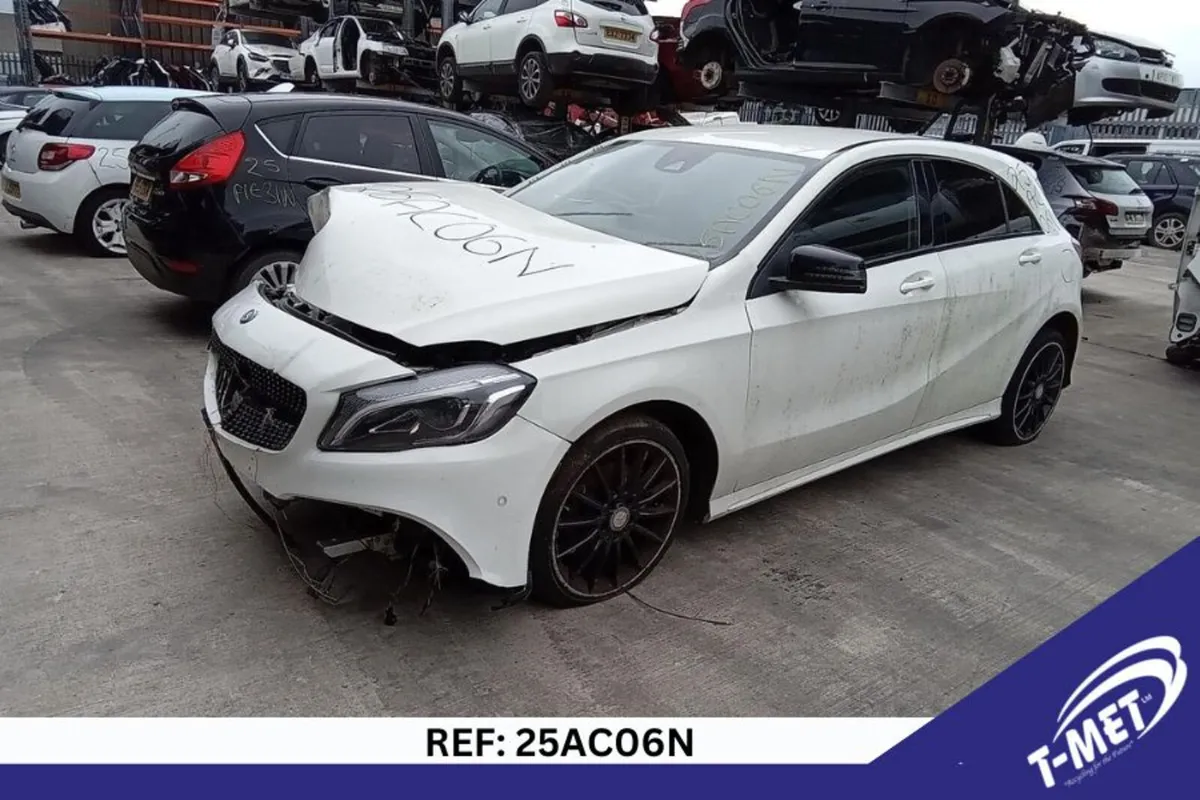 2015 MERCEDES A-CLASS BREAKING FOR PARTS - Image 4