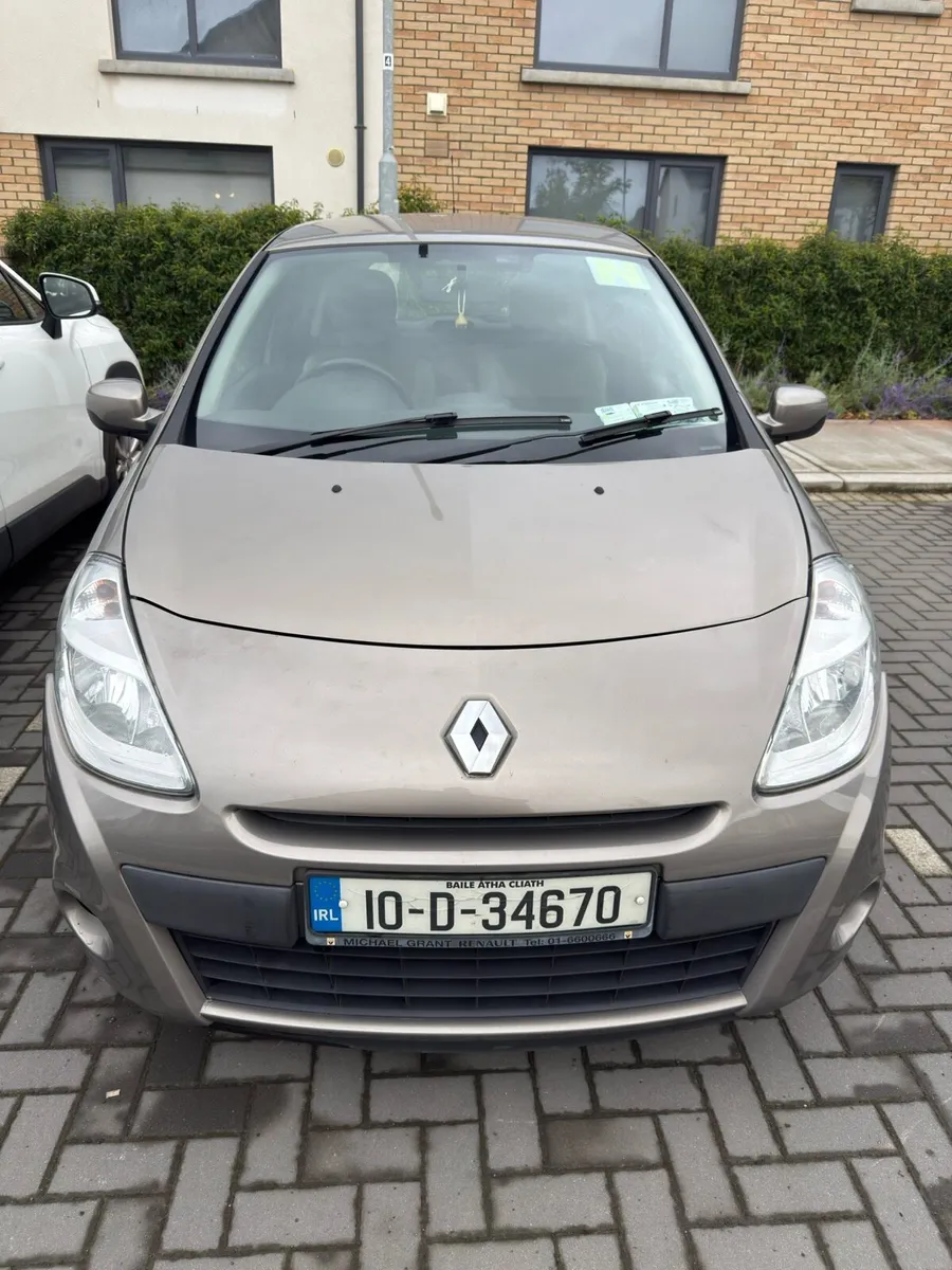 Renault Clio 2010 - Image 2