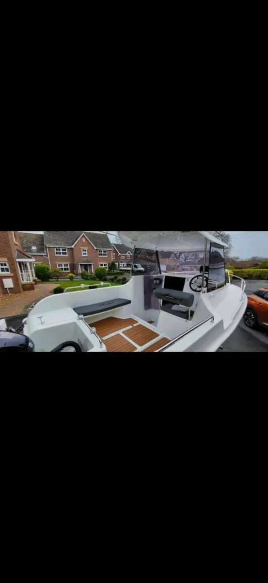 Swordfish 540 Pilothouse boat (weekender) - Image 3