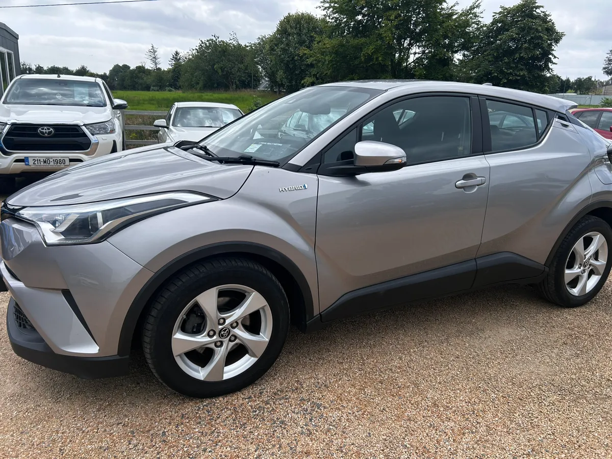 Toyota CHR Hybrid - Image 4