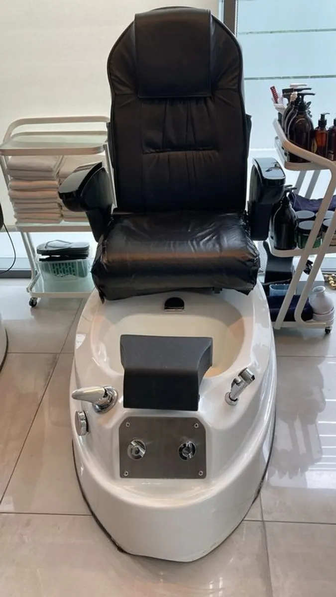 Pedicure chair - Image 1