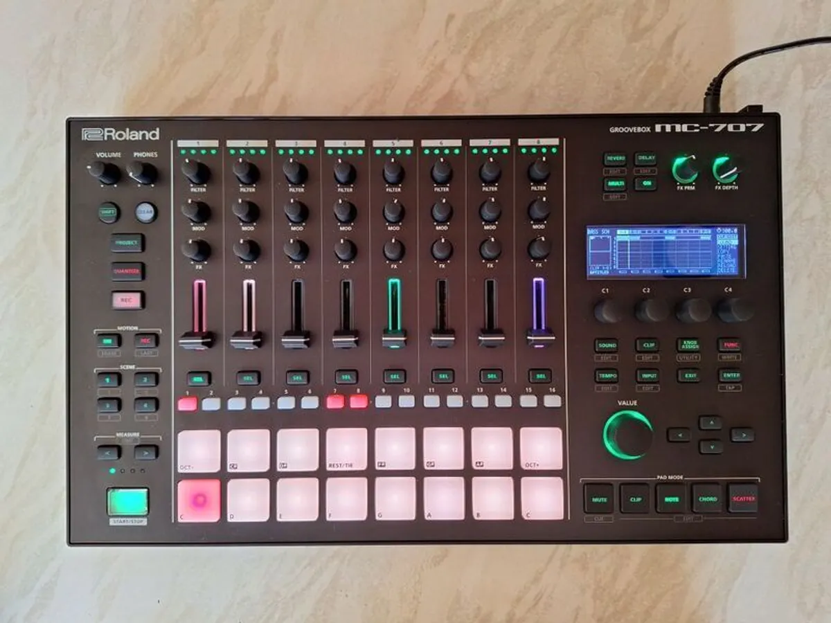 Roland mc707 - Image 1