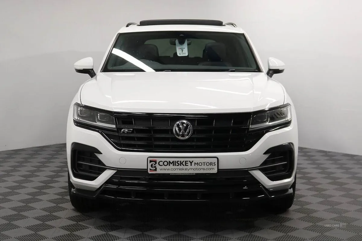 Volkswagen Touareg TDI V6 R-line Tech - Image 2