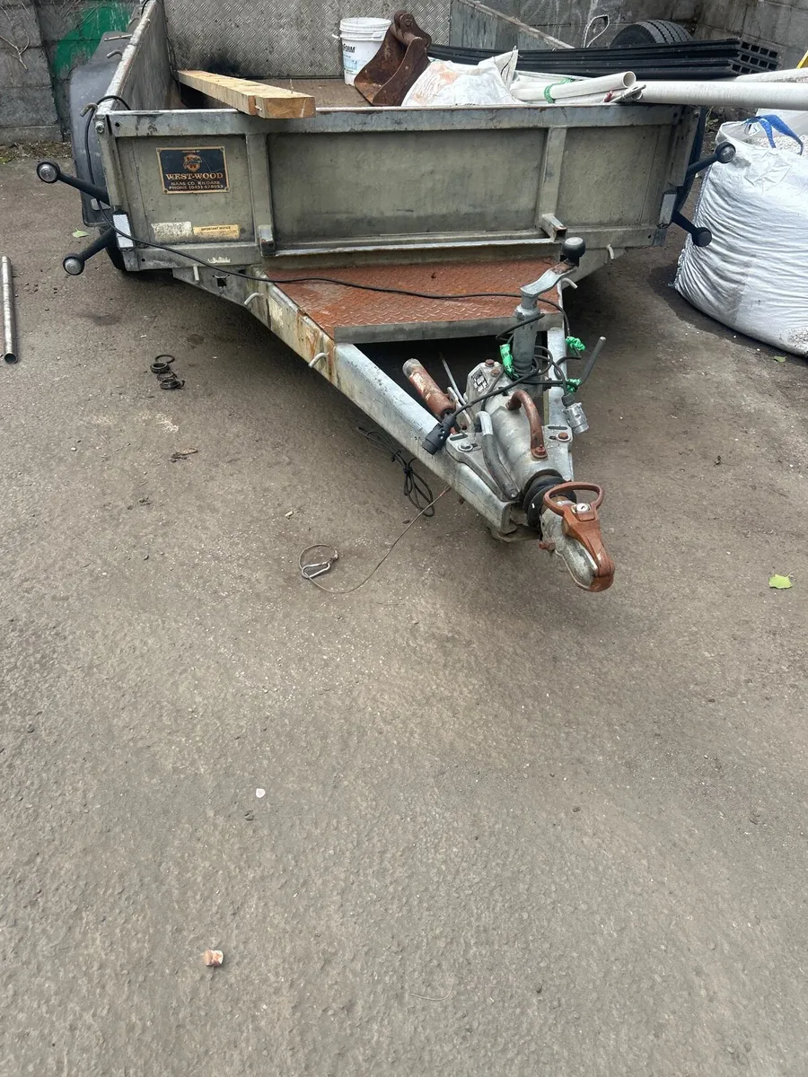 Trailers - Image 1