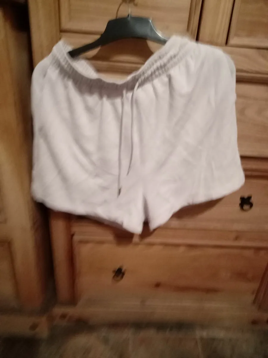 Ladies clothes - Image 3