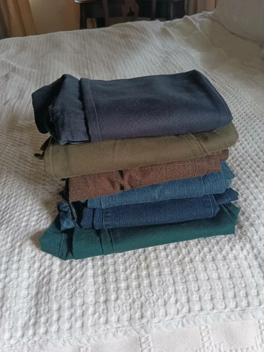 6 beautiful ladies pants size 14 - Image 1