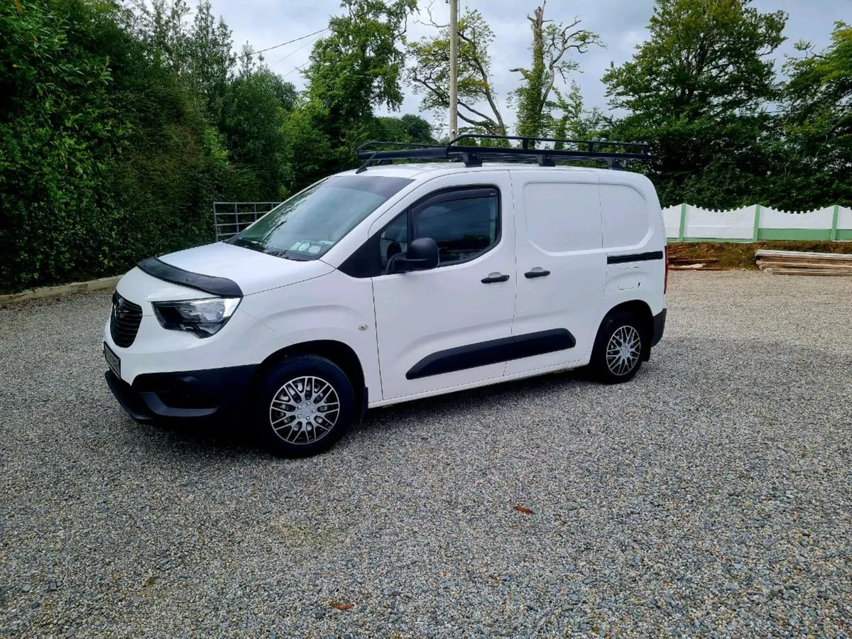 2021 Opel combo 3 seater - Image 2