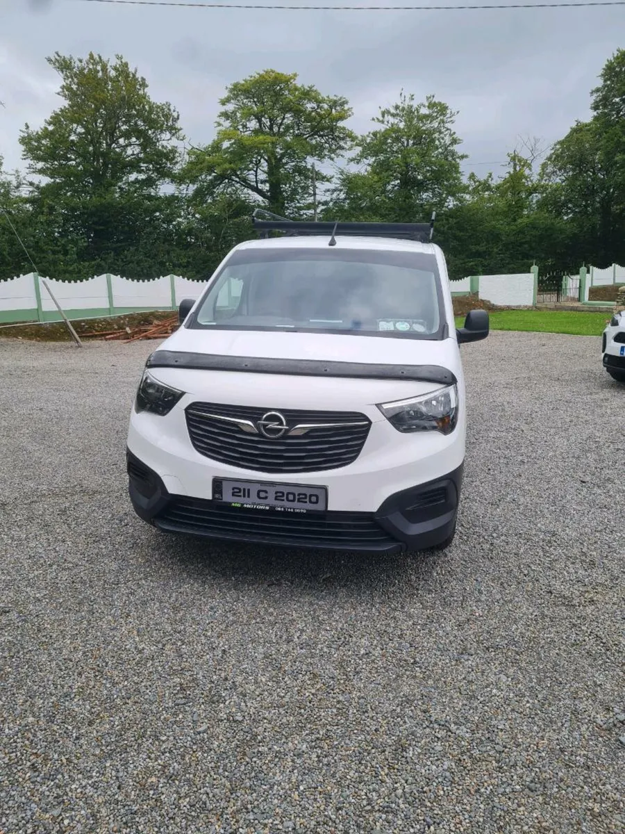2021 Opel combo 3 seater - Image 4