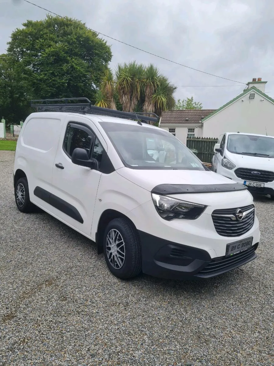 2021 Opel combo 3 seater - Image 1