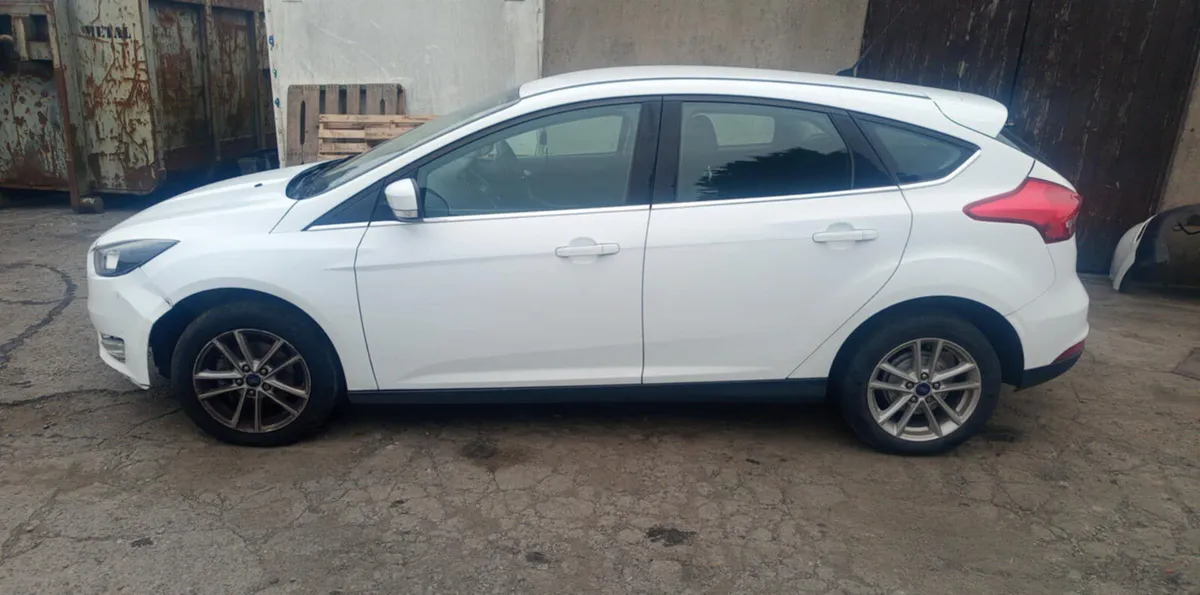 2017 FORD FOCUS 1.0 PETROL FOR BREAKING - Image 4