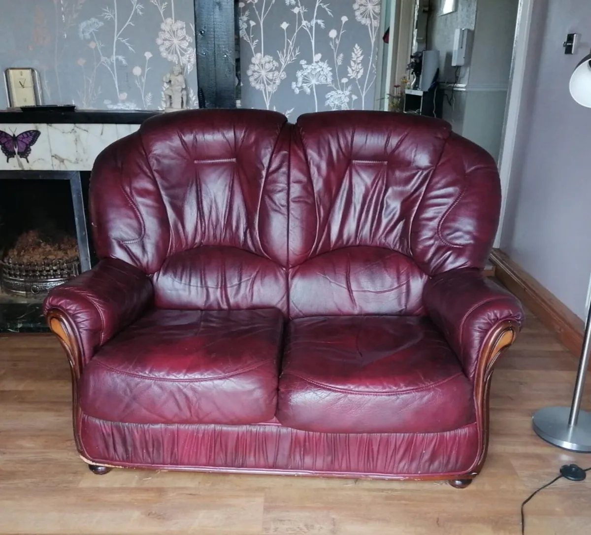 Leather couch 3 and 2 seater - Image 1