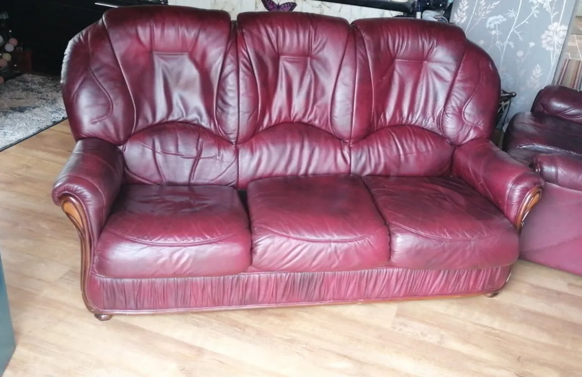 Leather couch 3 and 2 seater - Image 3