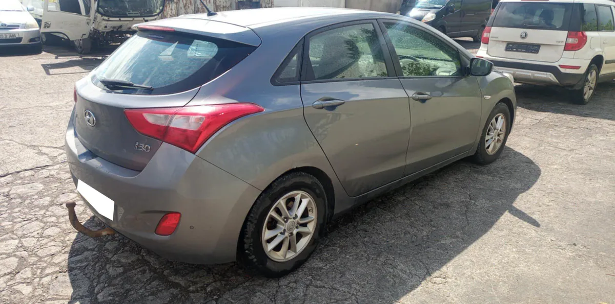 2015 HYUNDAI I30  1.4 PETROL ACTIVE FOR BREAKING! - Image 3