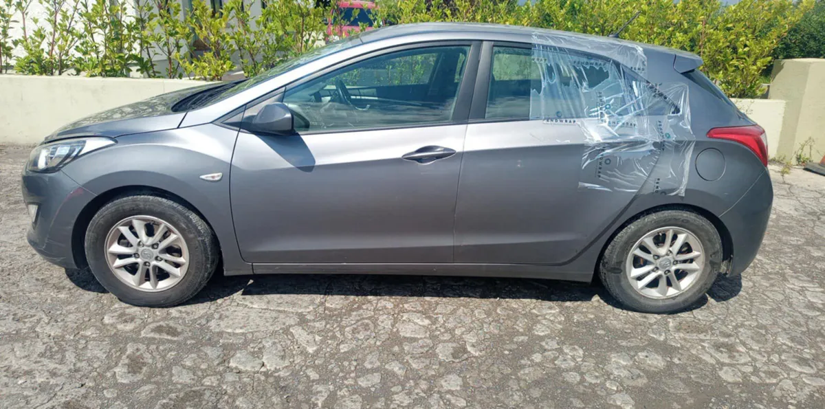 2015 HYUNDAI I30  1.4 PETROL ACTIVE FOR BREAKING! - Image 4