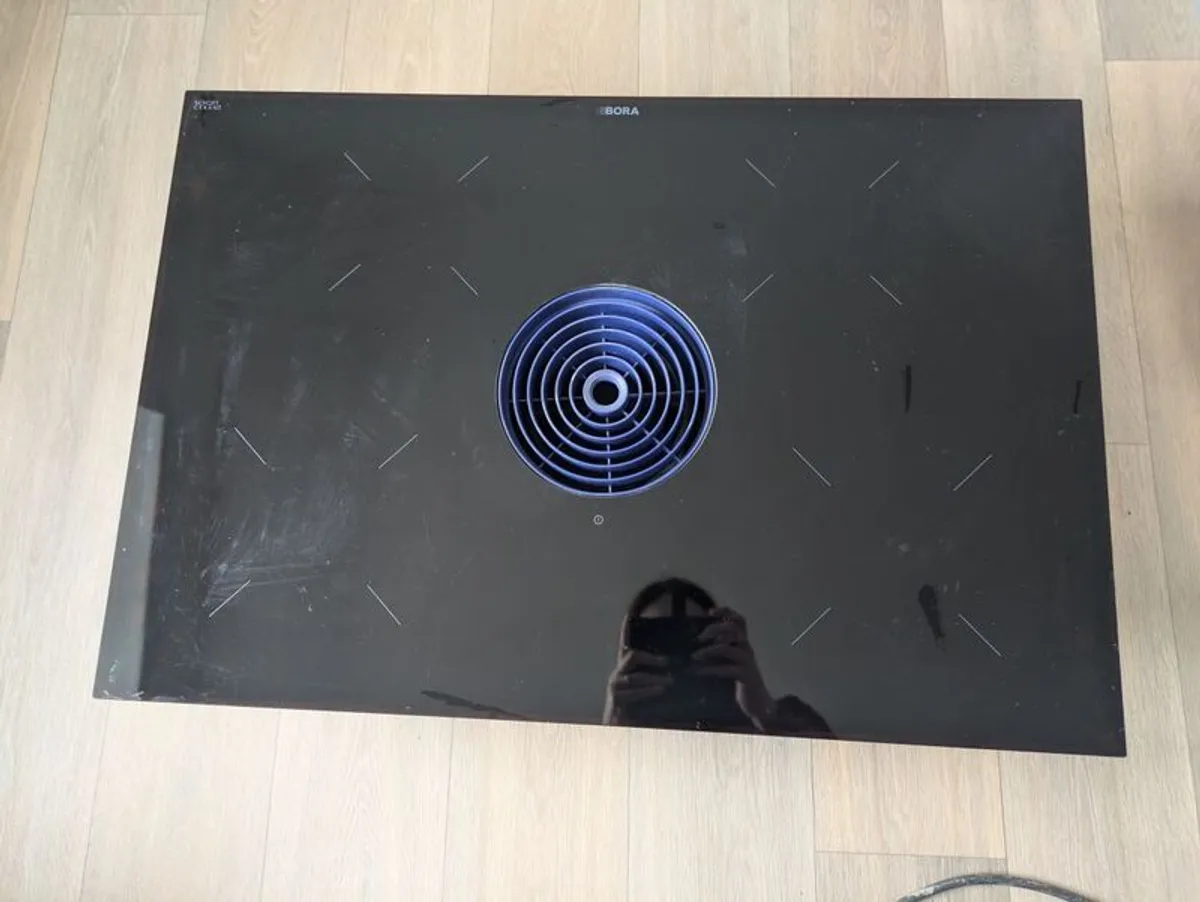 Induction Hob with Integrated Fan - Image 3