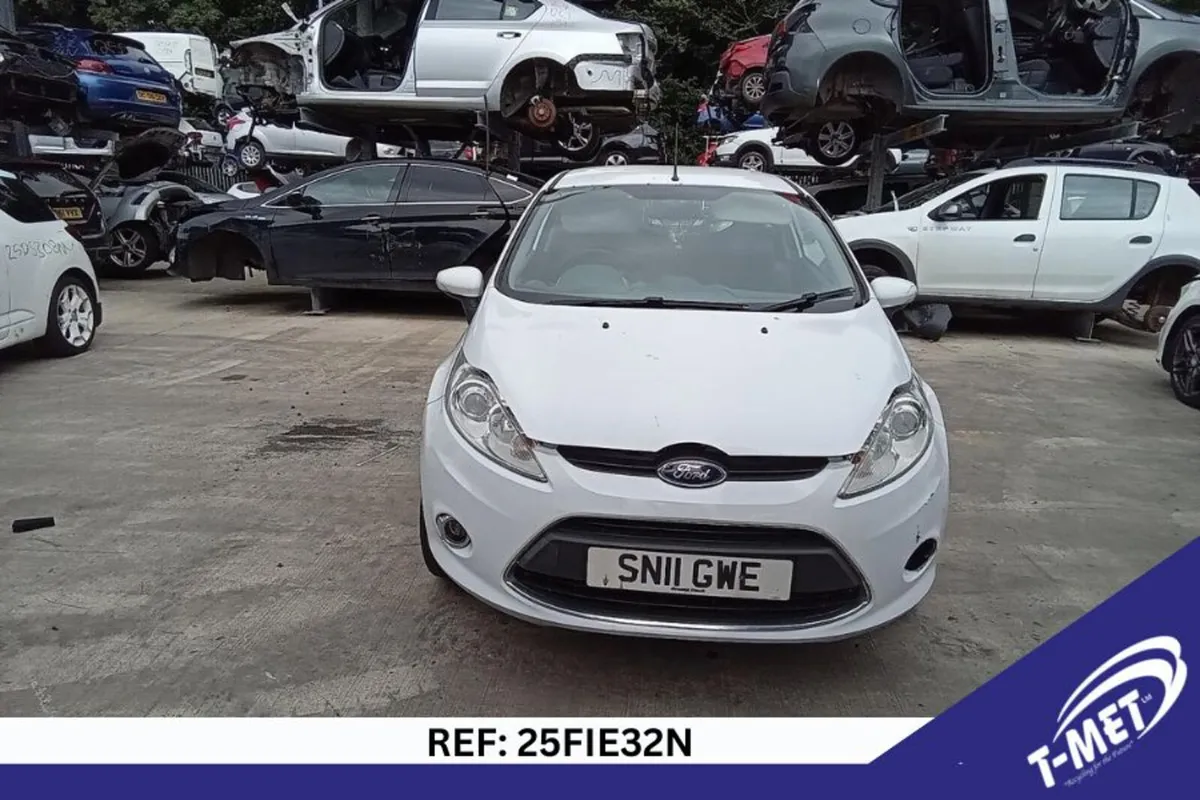 2011 FORD FIESTA BREAKING FOR PARTS - Image 2