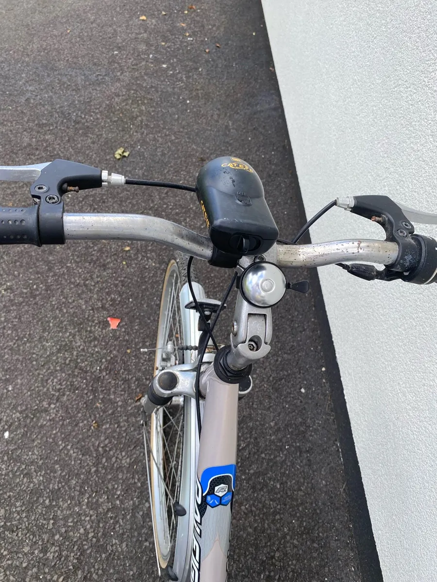 2 adult bikes - Image 2