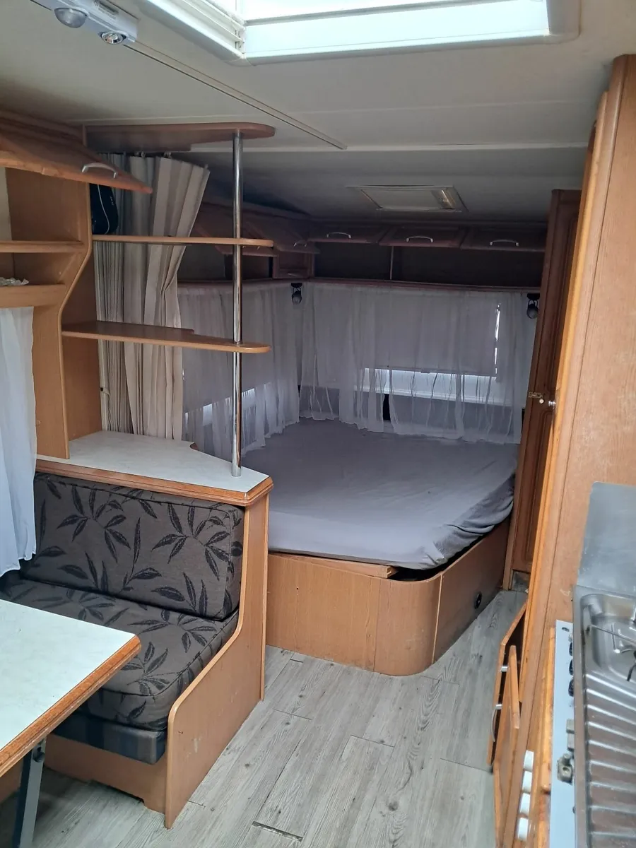 Caravan - Image 2