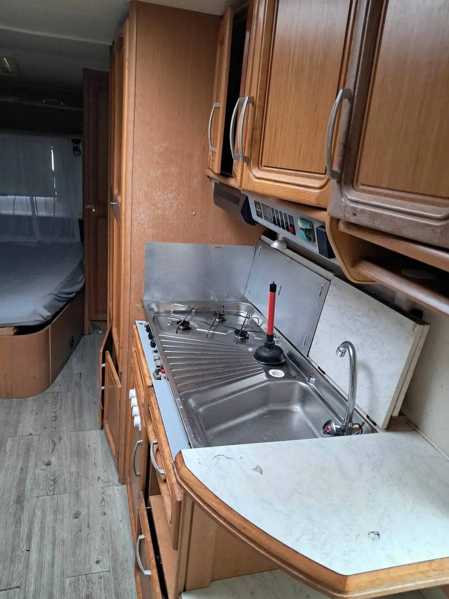 Caravan - Image 3