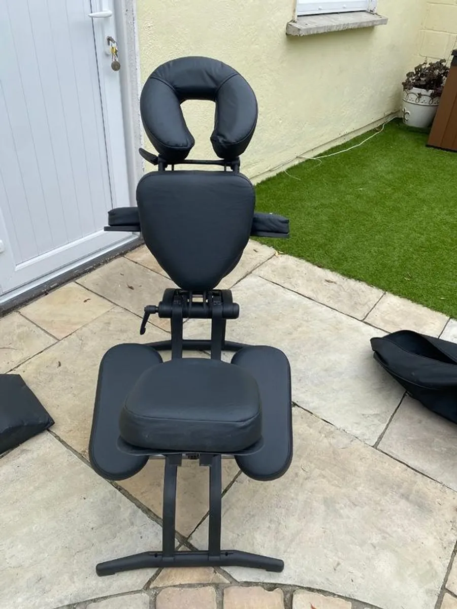 Earth Lite Mobile massage chair - Image 1