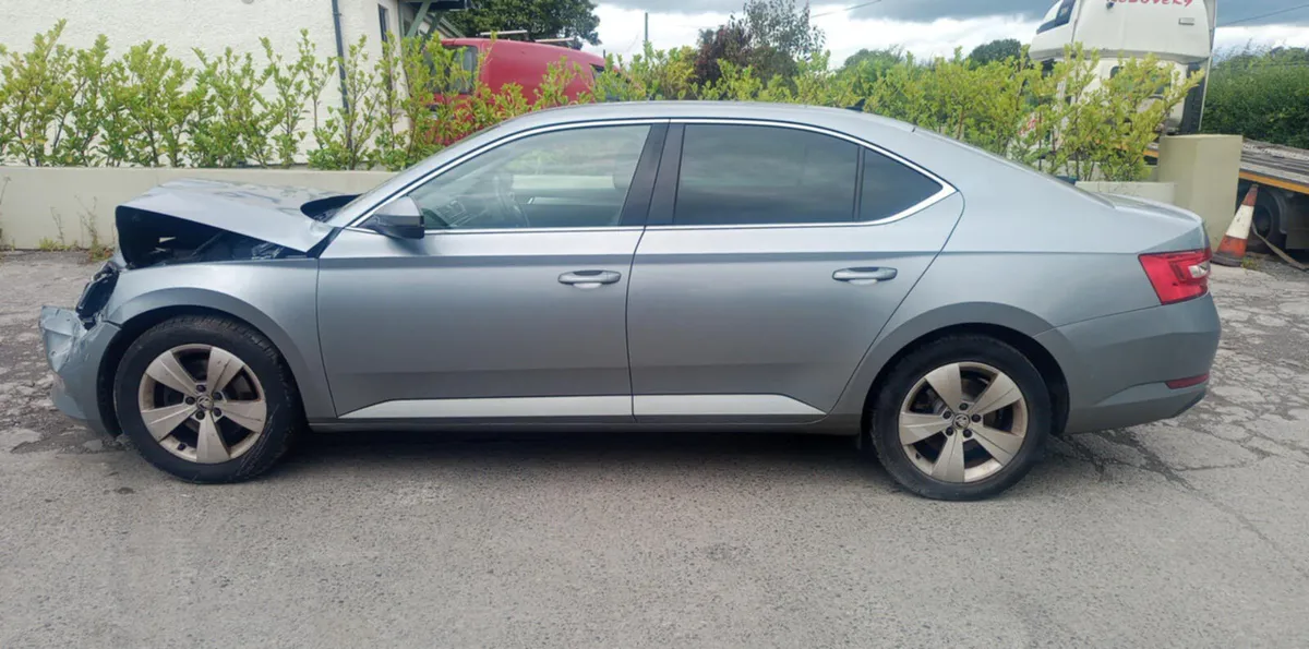 2016 SKODA SUPERB 1.6 TDI FOR BREAKING! - Image 4