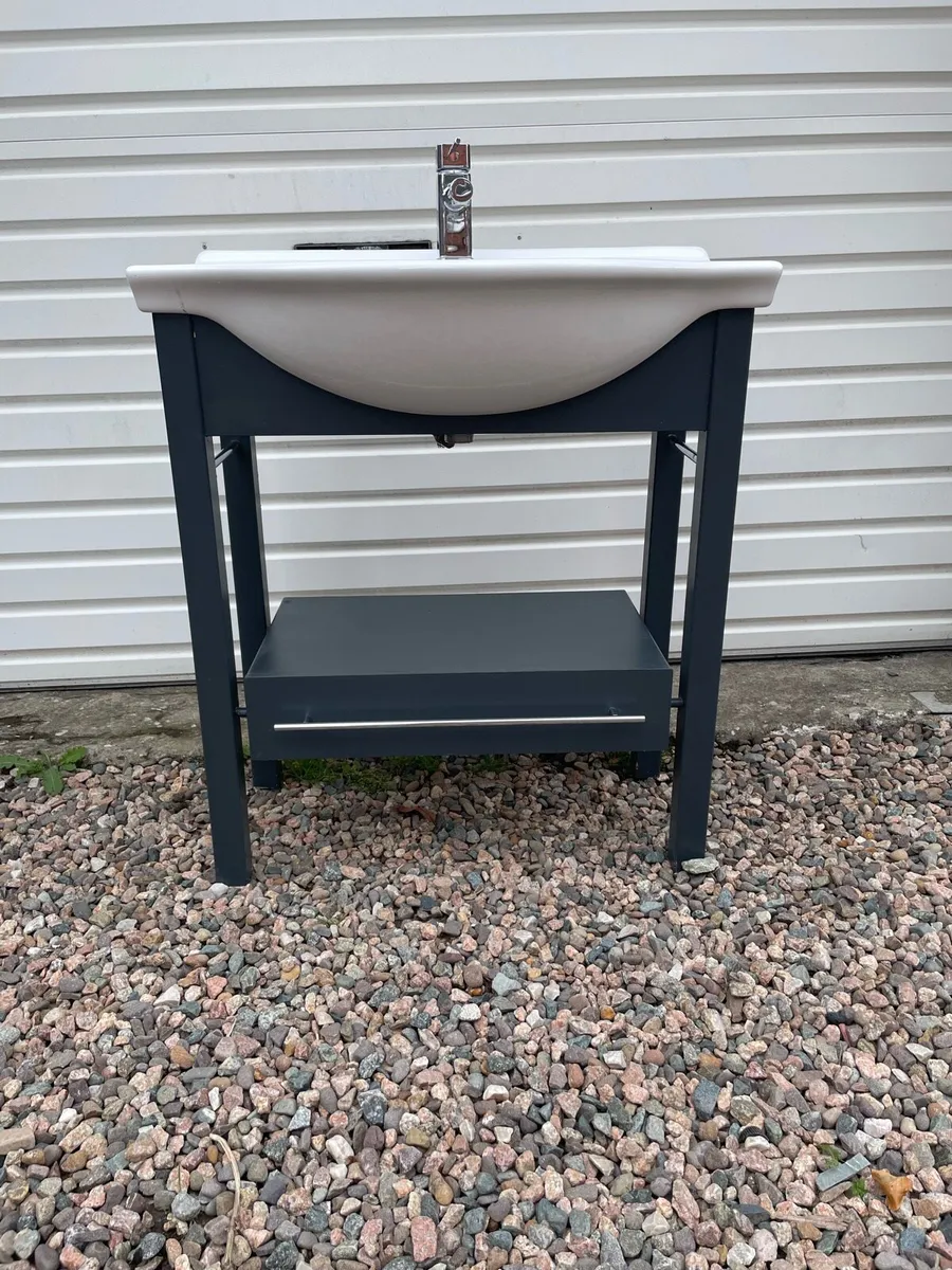 Bathroom sink and unit - Image 2