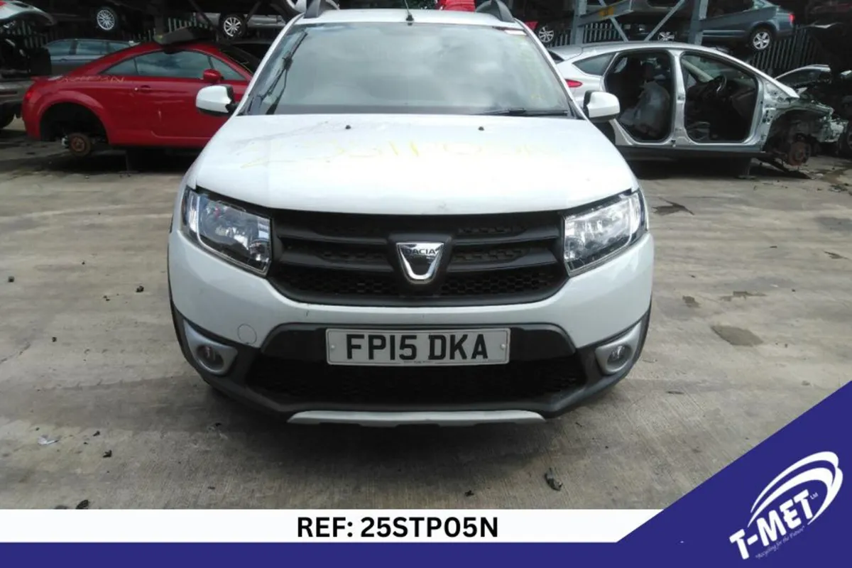 2015 DACIA SANDERO STEPWAY BREAKING FOR PARTS - Image 3
