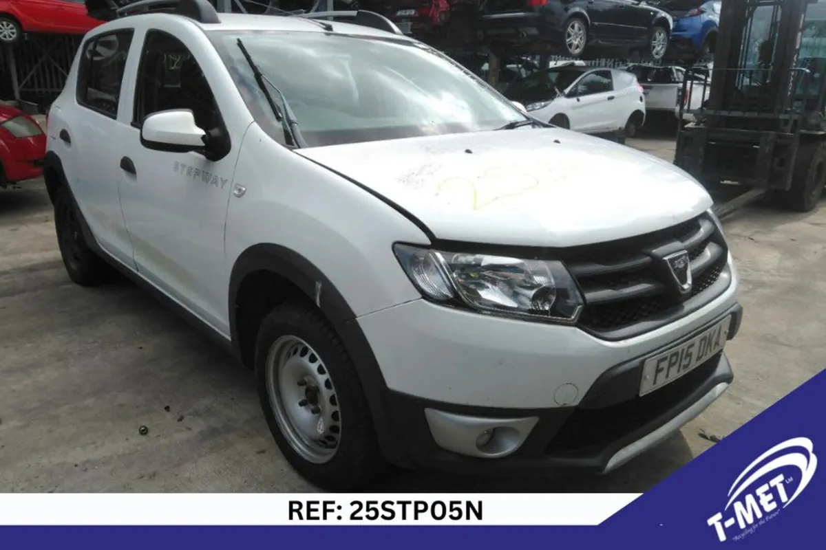 2015 DACIA SANDERO STEPWAY BREAKING FOR PARTS - Image 4