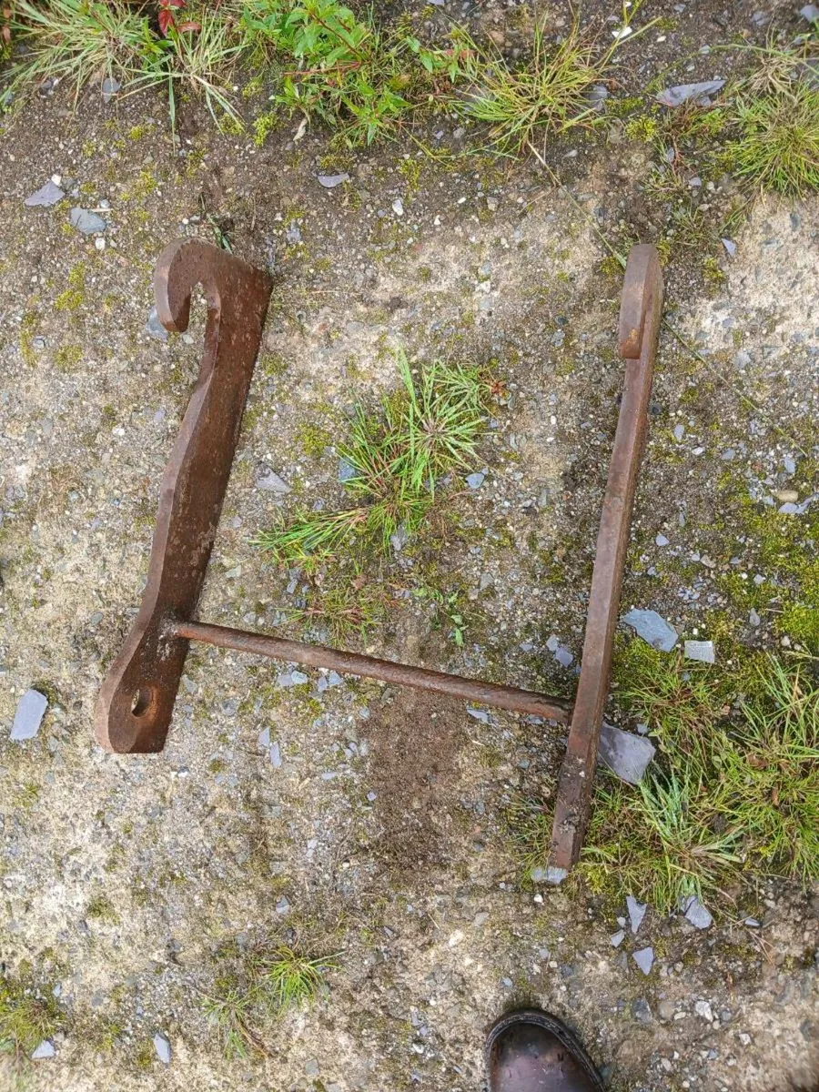 Brackets - Image 2
