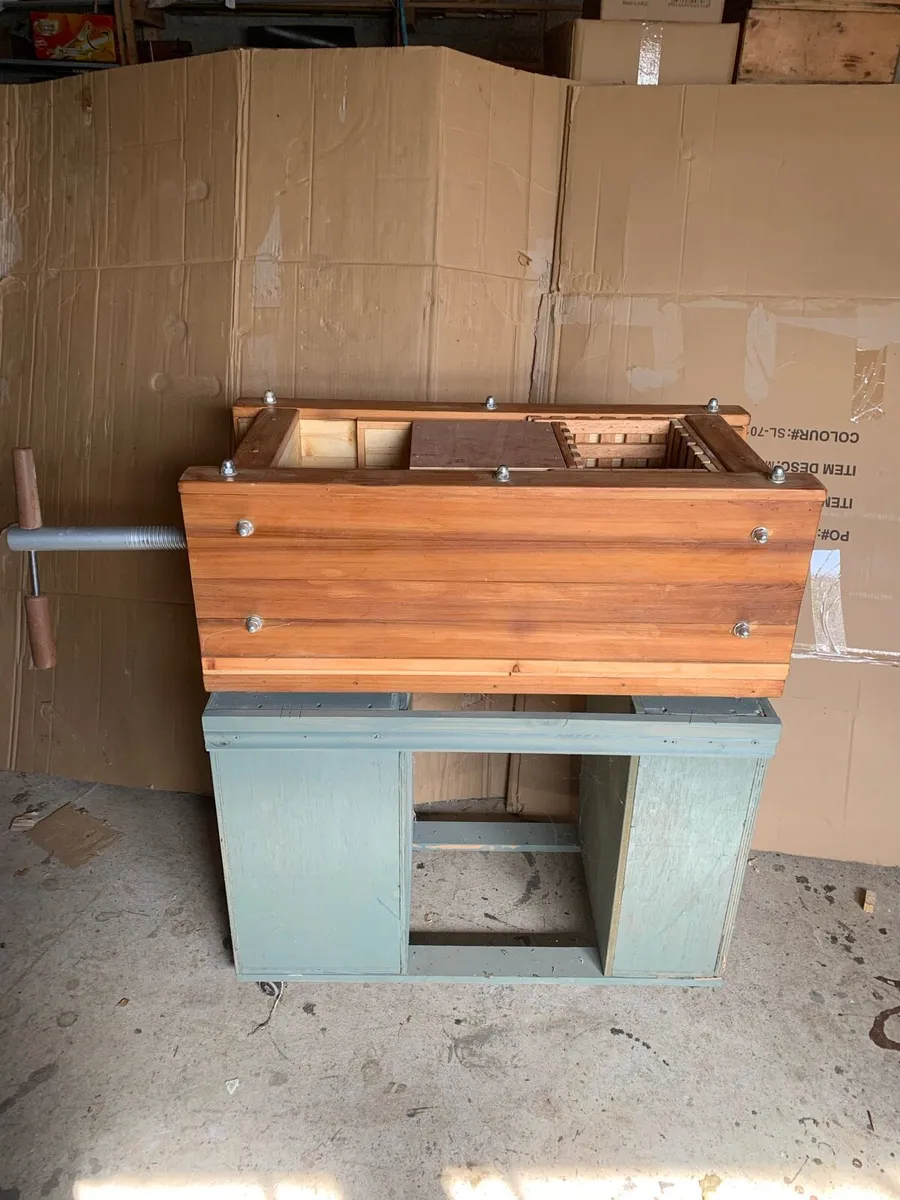 Wooden Honey Press - Image 2